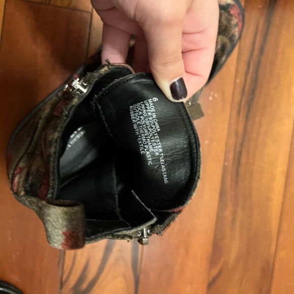 American Eagle Boots - Picture 4 of 6